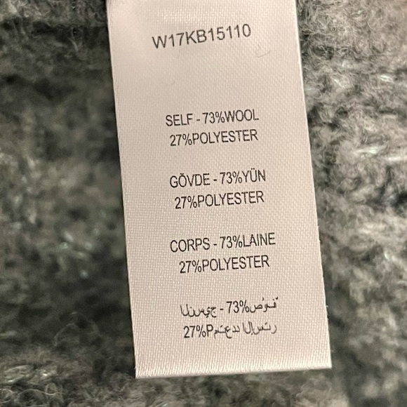 𝐎𝐩𝐞𝐧𝐢𝐧𝐠 𝐂𝐞𝐫𝐞𝐦𝐨𝐧𝐲 Oversized Sweater Dress Size Small - Picture 8 of 9